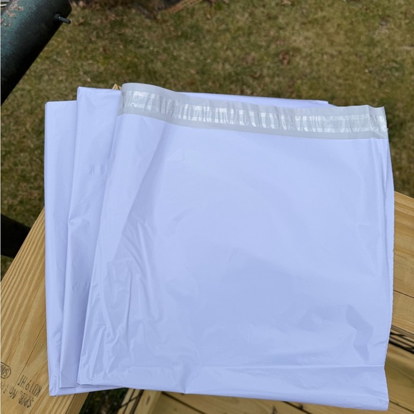 Polymailers: (10) 24x24 Jade Green or Lavender - Picture 2 of 3